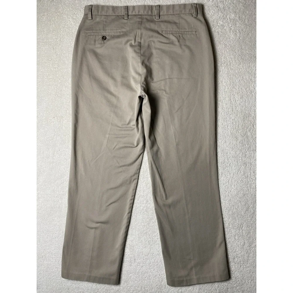 Dockers D3 Classic Fit Khaki Chino Pants Men's 35x30 Flat Front Casual Tan